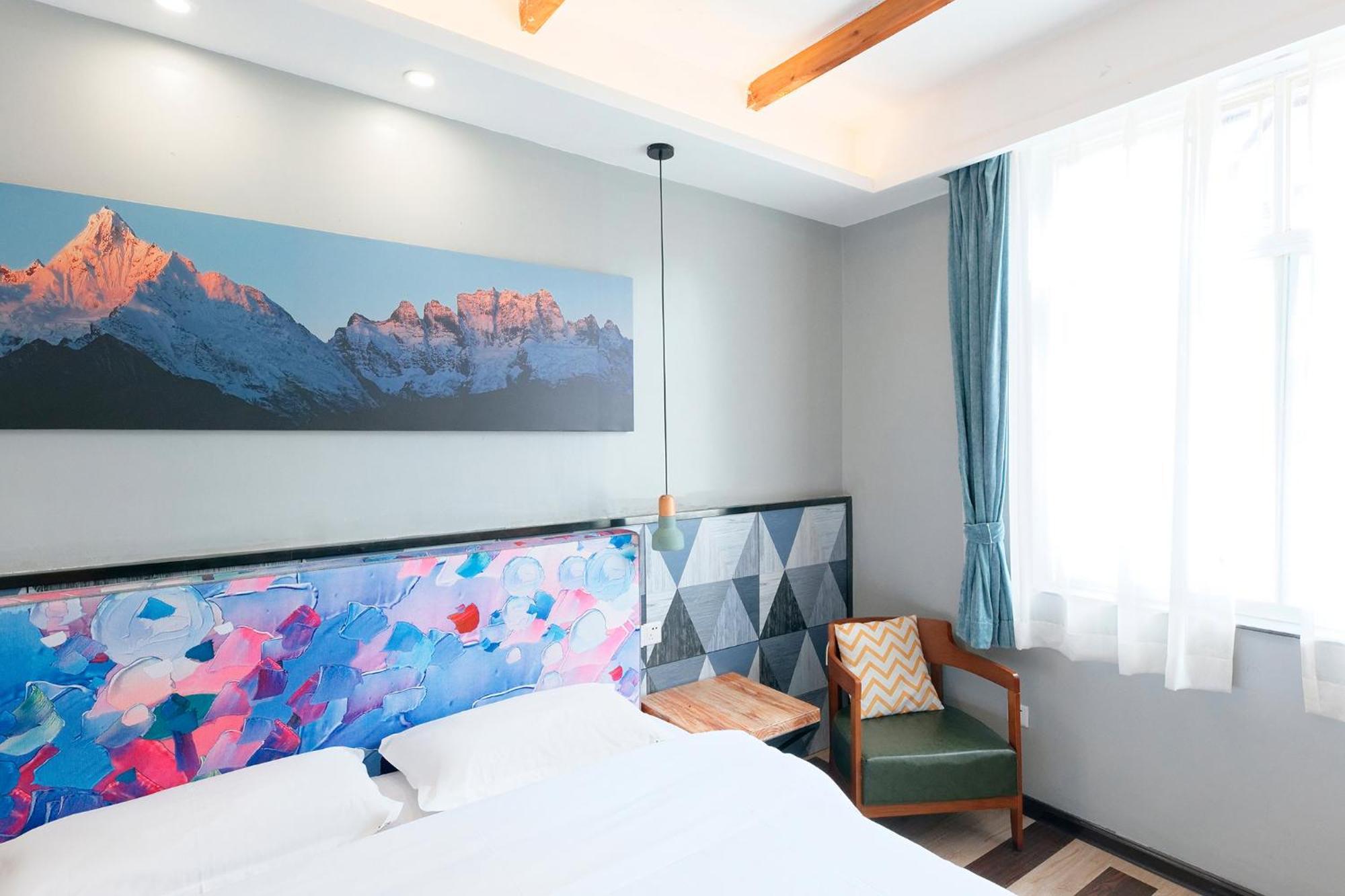 The Cloudland International Youth Hostel Close To The City Center,10 Min Walks To The Subway, Close To The Night Market, Old Street, Green Lake, English-Speaking Service, Free Activity Convenient Payment And Visa Cards Are Accepted Kunming Exterior foto