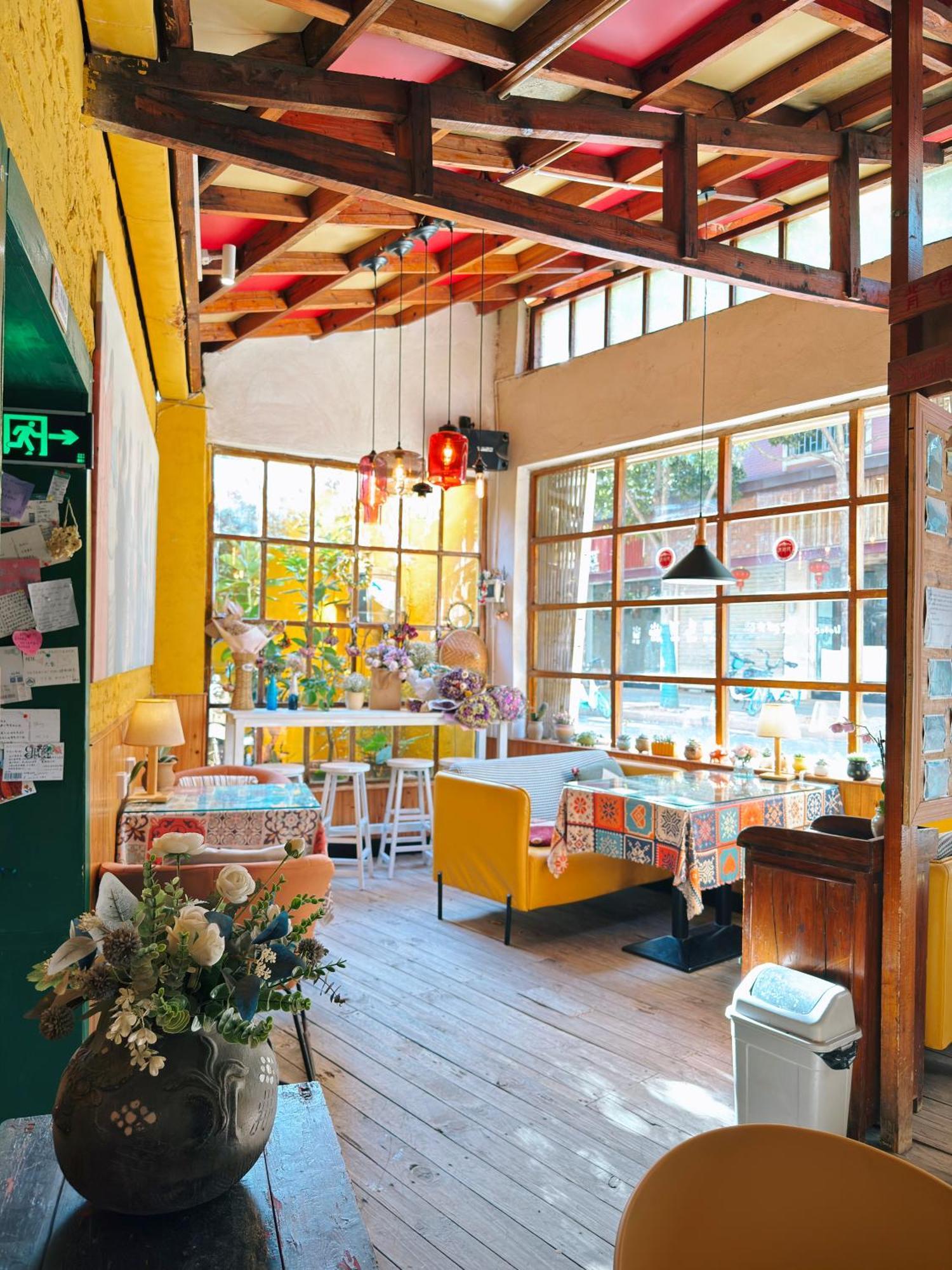 The Cloudland International Youth Hostel Close To The City Center,10 Min Walks To The Subway, Close To The Night Market, Old Street, Green Lake, English-Speaking Service, Free Activity Convenient Payment And Visa Cards Are Accepted Kunming Exterior foto